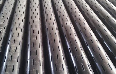 Slotted liner with oval slots